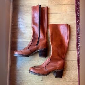 True vintage 1970s cognac leather platform boots
